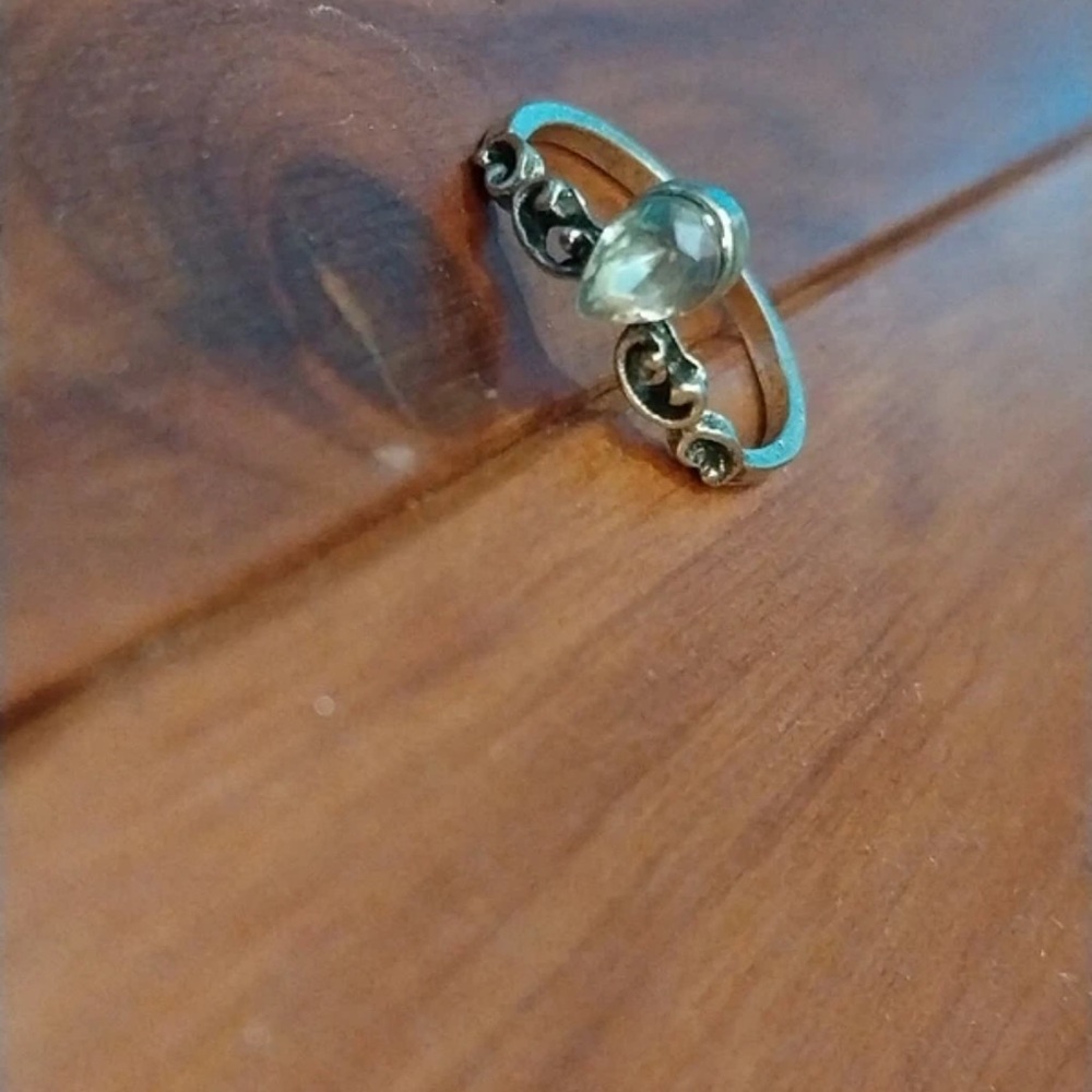 Elegant Silver Ring with Teardrop Gemstone